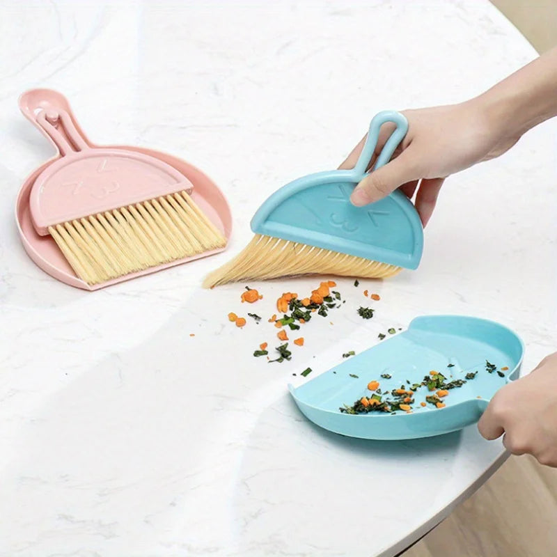 Mini juego de escobas de escritorio, combinación creativa de pala y cepillo de plástico para barrer el cabello y el polvo, herramienta de limpieza eficiente