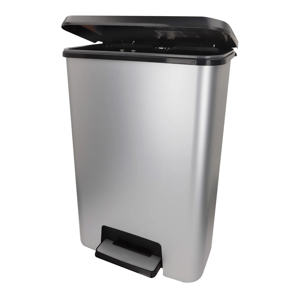 Curver - Cubo de basura Compatta 25L gris, diseño compacto y ancho, ideal para cocinas pequeñas o baños, soporte para bolsas, base extraíble fácil de limpiar, pedal removible para apertura higiénica, medidas 38x28x43 cm