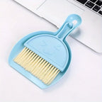 Mini juego de escobas de escritorio, combinación creativa de pala y cepillo de plástico para barrer el cabello y el polvo, herramienta de limpieza eficiente
