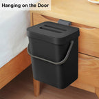 Cubo de basura pequeño de plástico, cubo de basura pequeño colgante con tapa debajo del fregadero para cocina, cubo de basura para alimentos, cubo de basura montable para Baño